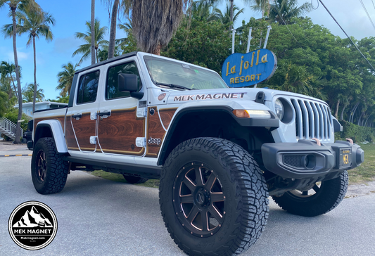 Jeep gladiator with the woody 2.0 trail armor