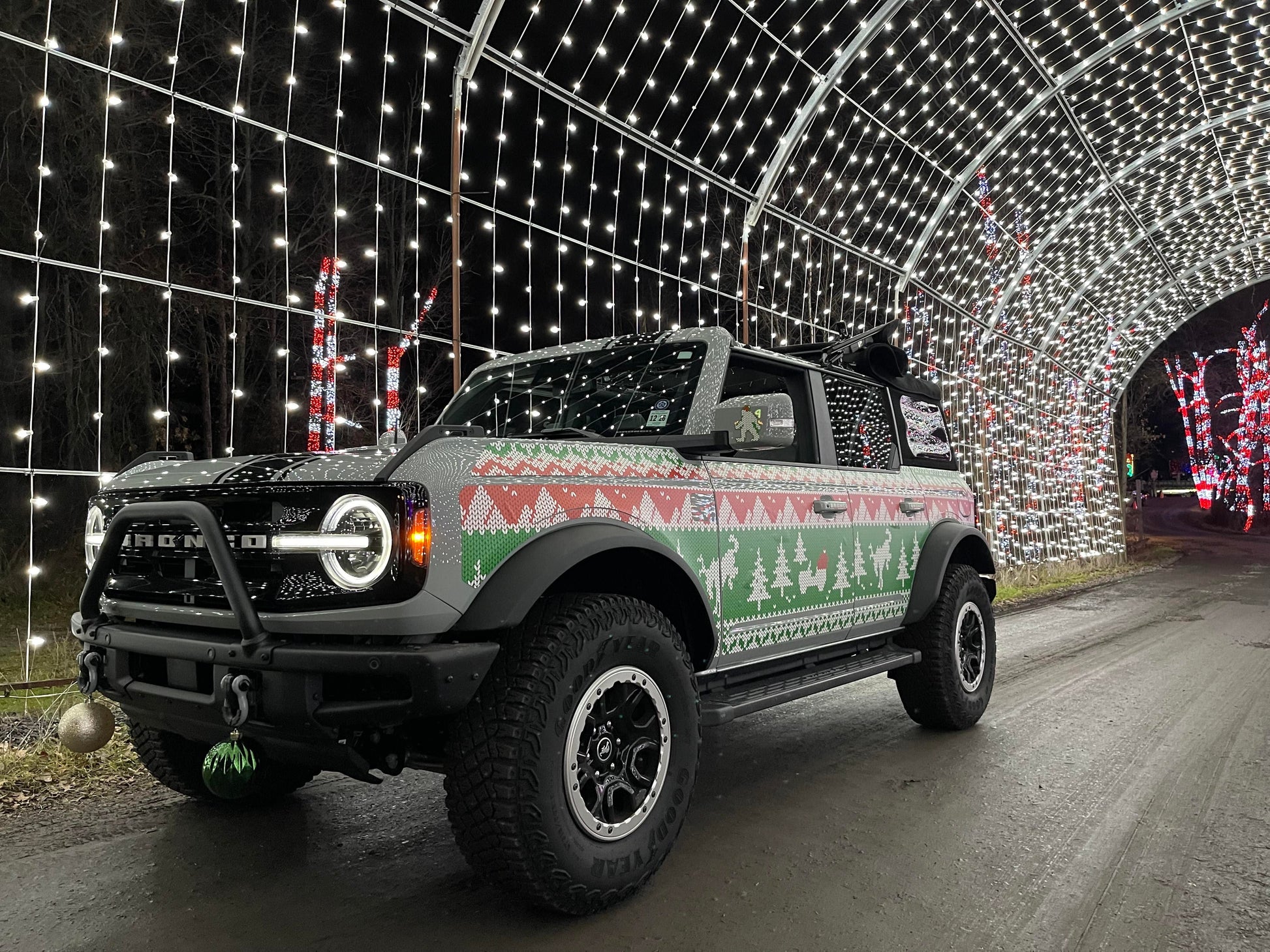 #mek_removable_trail_armor:_bronco_4d_ugly_sweater_holiday_edition