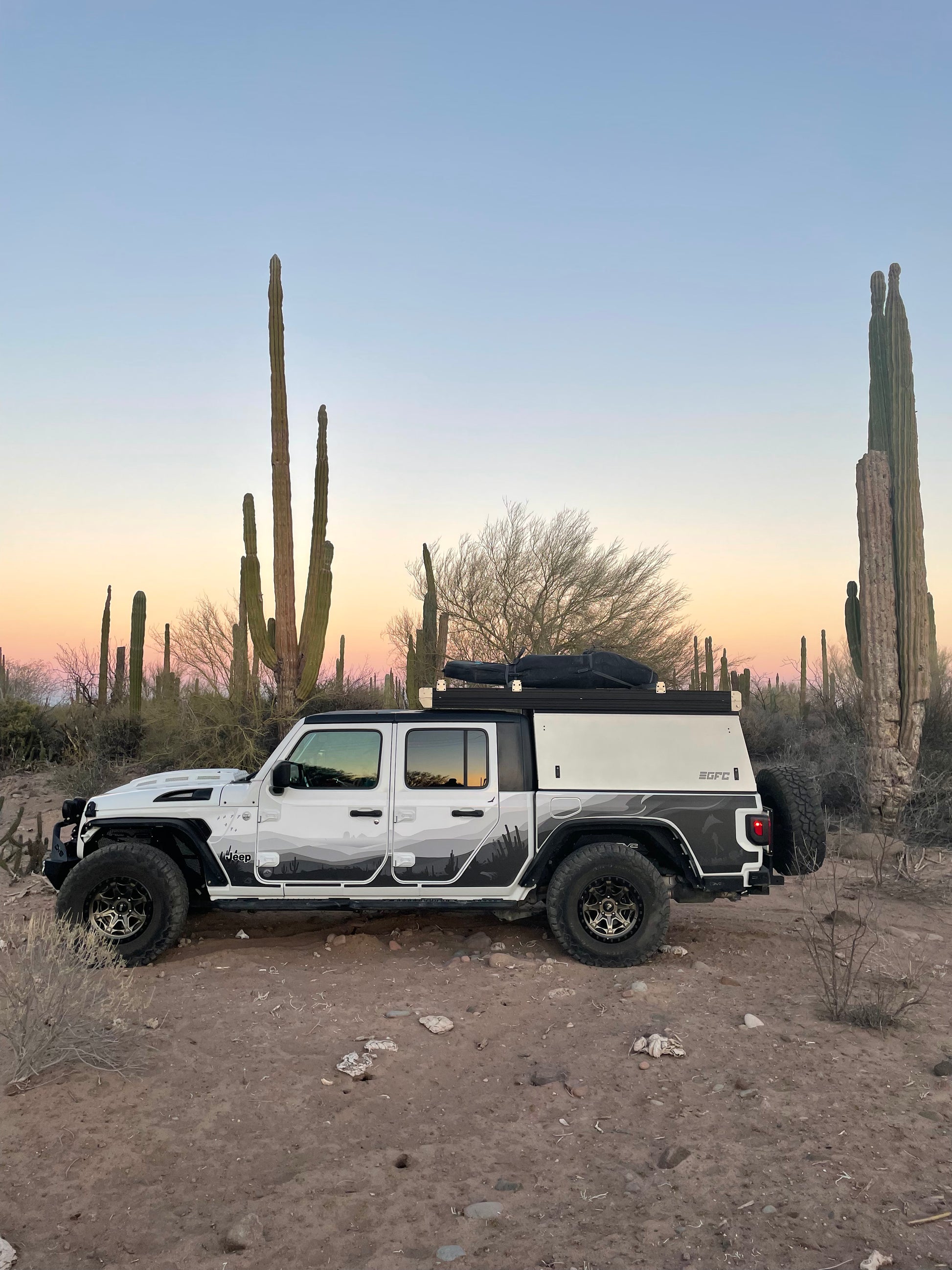 #5500-1959_black_&_white_baja